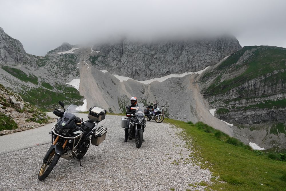 Reiservaring van reiziger Ridden many beautiful passes, but the start had a twist.